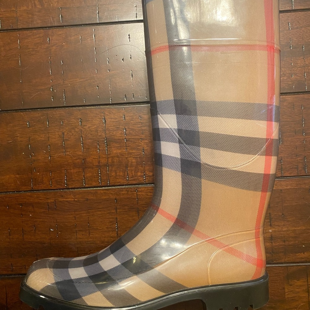 Burberry Rain Boots Size 8
